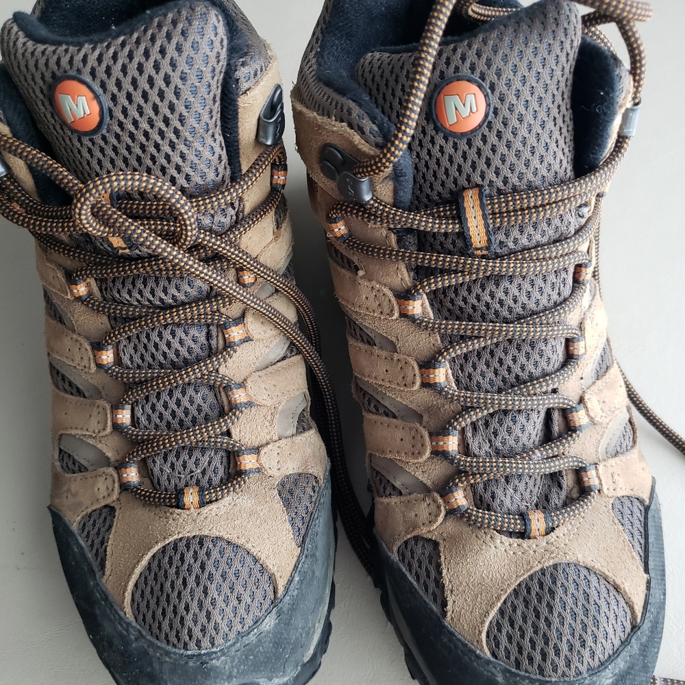 Merrell hiking boots size 8